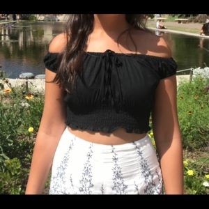 $5 Bundle - Brandy Melville Crop Top